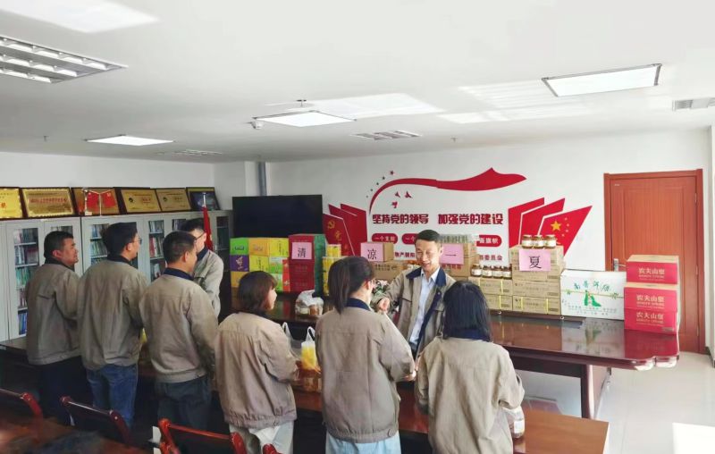 情系職工，夏送清涼&mdash;&mdash;朝物開投公司開展夏日送清涼活動